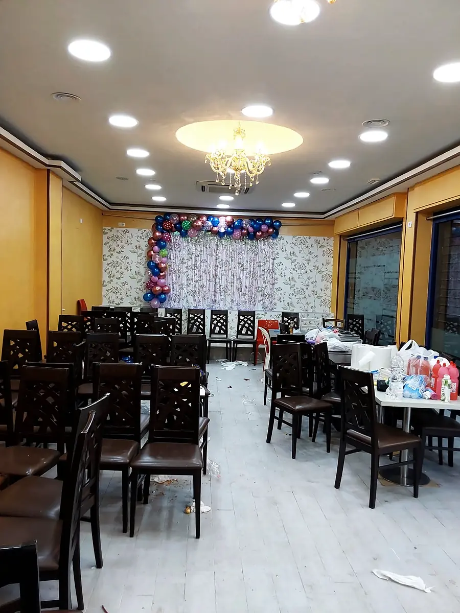 Sala di un ristorante durante i lavori di allestimento